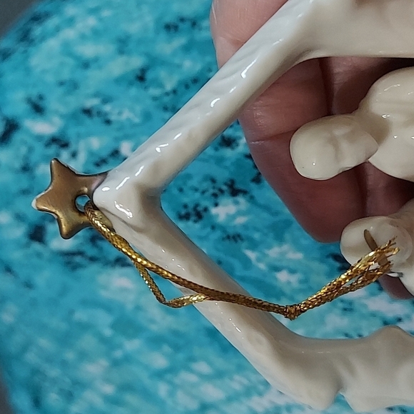 VINTAGE Nativity Christmas Ornament - Picture 4 of 5